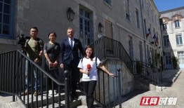 杭州捡钱爆料事件视频曝光,街头现金事件引发热议