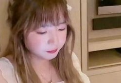 网红小娇妻吃瓜事件