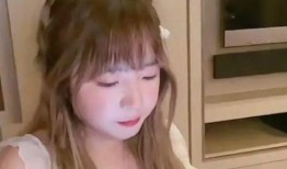网红小娇妻吃瓜事件
